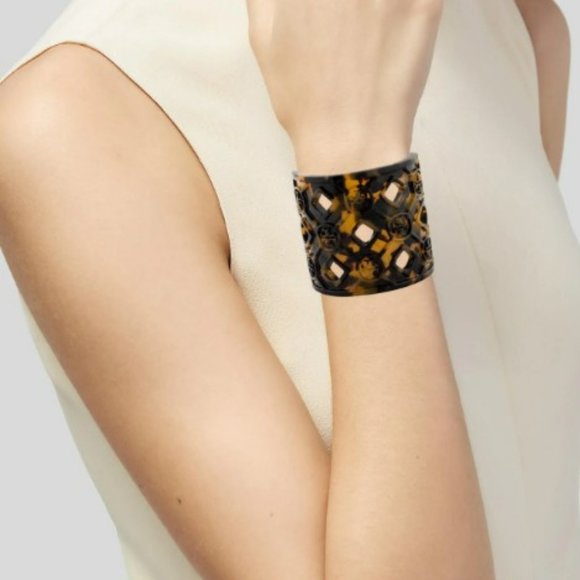 New! TORY BURCH Tortoise Resin Logo Cuff Bracelet Size Small - Picture 2 of 5